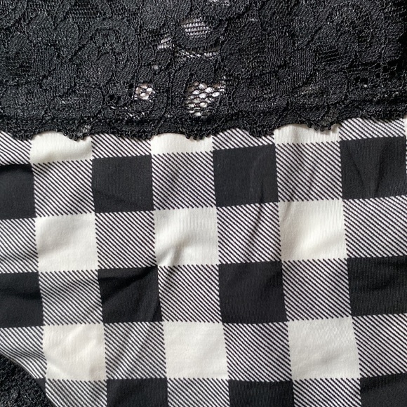 NEW torrid lace trim thong panties - Picture 4 of 9